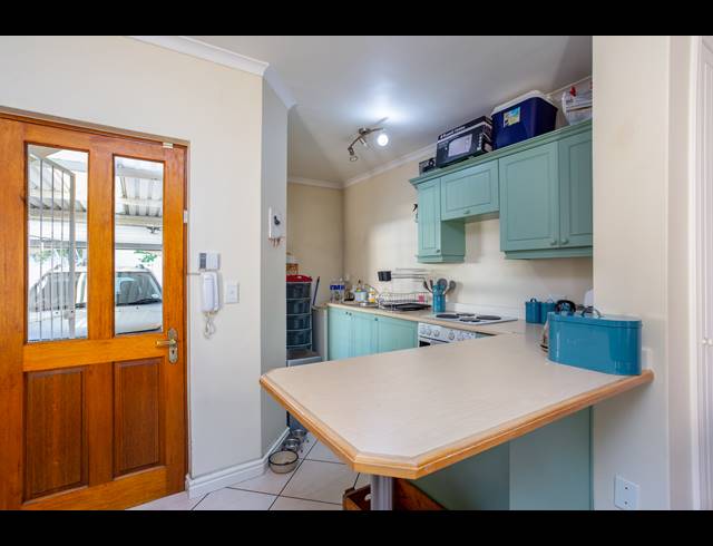2 BEDROOM HOUSE SOLD IN HARFIELD VILLAGE